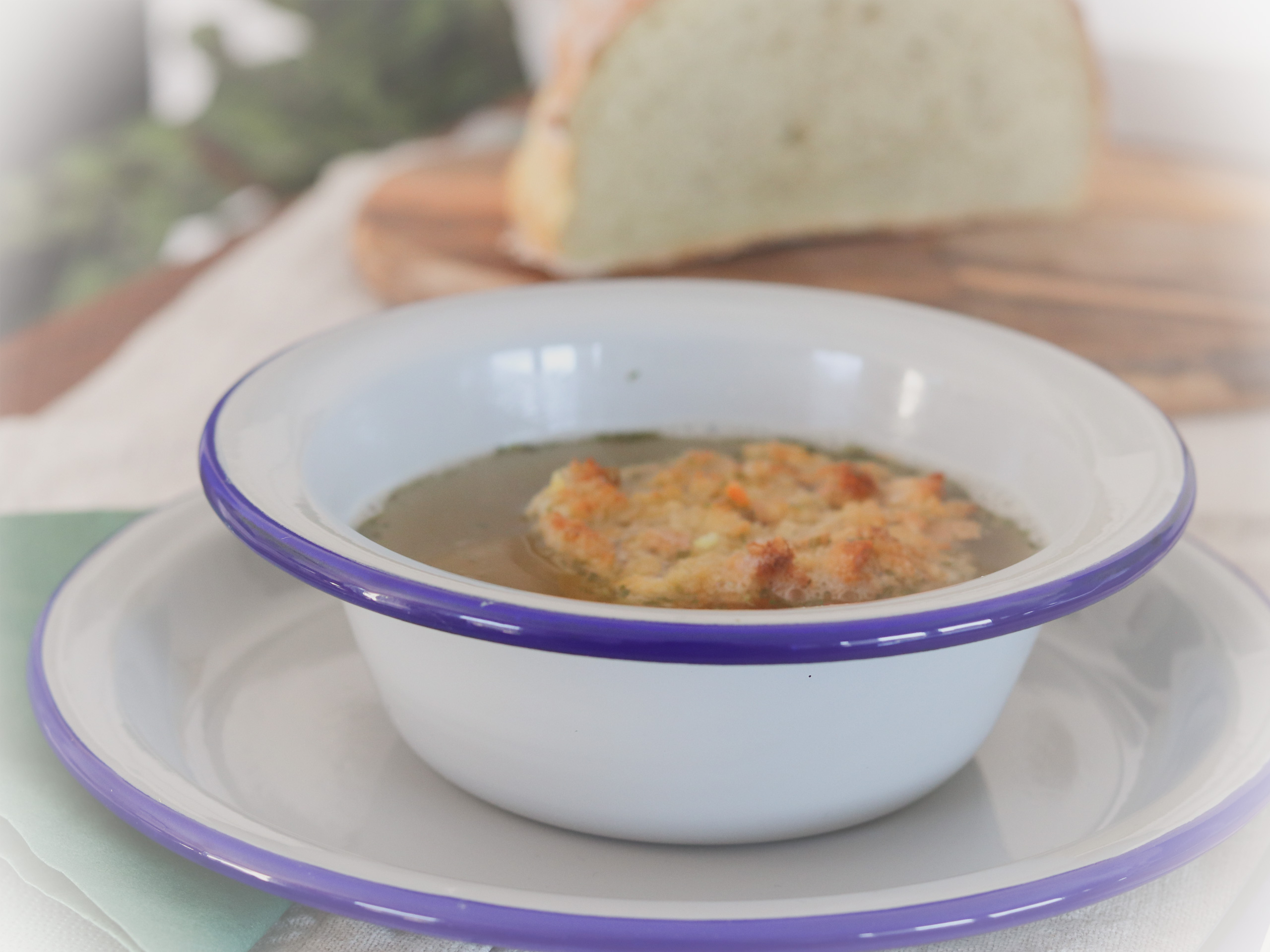 Gemüsesuppe mit Semmelbunkl